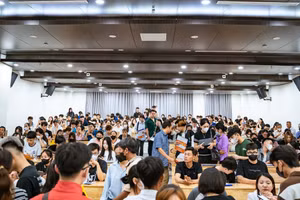 Trong hai ngày 23 – 24/8/2025, hàng ngàn thí sinh đã hoàn thành thủ tục nhập học, chính thức trở thành tân sinh viên khóa 19 (K19) của Trường Đại học Đại Nam.