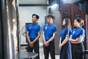 Sinh viên Trường Đại học Kinh tế - Kỹ thuật Bình Dương tham gia chương trình "Về nguồn". Ảnh: BETU.