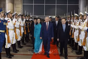 Lễ tiễn Tổng Bí thư, Chủ tịch nước Tô Lâm và Phu nhân tại ga Bắc Kinh Tây, Thủ đô Bắc Kinh. Ảnh: Thống Nhất/TTXVN