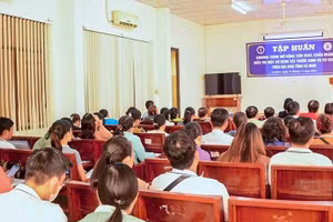 Tập huấn nâng cao kỹ năng sàng lọc trước sinh và sơ sinh cho cộng tác viên dân số. Ảnh:Kiều Nương.