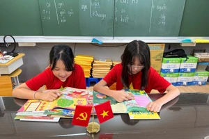 Ấn phẩm Cầu Vồng Tuổi thơ được sử dụng như học liệu trong tiết học tiếng Việt (môn ngoại ngữ) của các học sinh Đài Loan tại trường tiểu học.