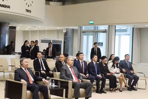 Tổng Bí thư Tô Lâm thăm Trung tâm Tài chính quốc tế Astana. (Ảnh: Thống Nhất/TTXVN).