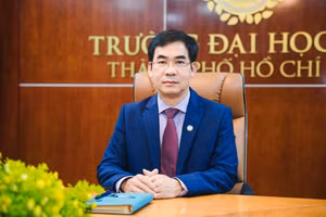 TS Lê Trường Sơn - Hiệu trưởng Trường Đại học Luật TPHCM. 