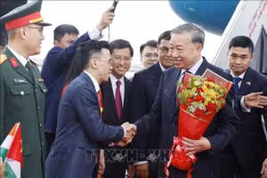 Tổng Bí thư, Chủ tịch nước Tô Lâm đến sân bay quân sự Palam, thủ đô New Delhi. Ảnh: Thống Nhất/TTXVN