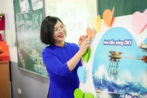 Khi DK1 bước vào lớp học