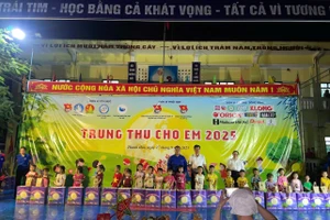 Ấm áp chương trình 'Trung thu cho em' tại Thanh Hoá