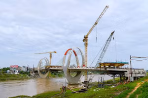 Khởi công cuối năm 2023, Cầu Đuống mới (thuộc Dự án Nâng cấp tuyến vận tải thủy sông Đuống) có tổng mức đầu tư là 1.848,6 tỷ đồng.