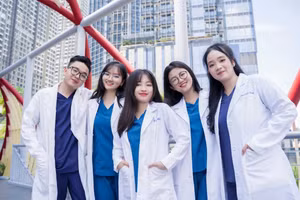 Sinh viên Khoa Y Trường Đại học Nguyễn Tất Thành. Ảnh: T.K. 