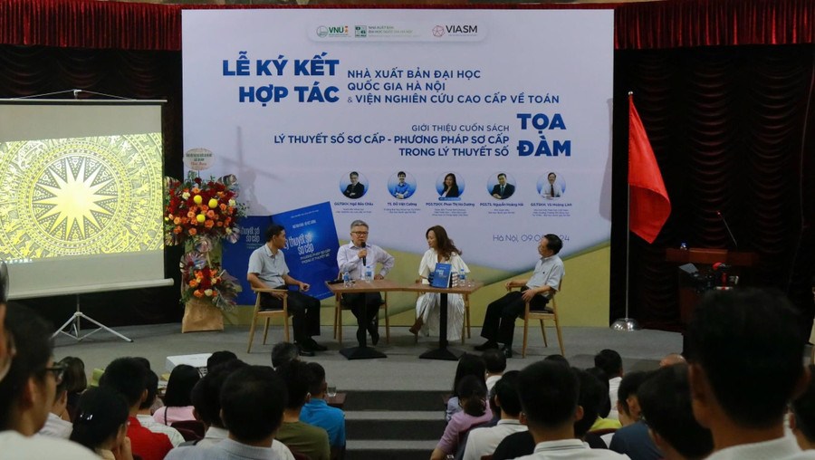 Ký kết hợp tác giữa Nhà xuất bản Đại học Quốc gia Hà Nội và Viện nghiên cứu cao cấp về Toán.