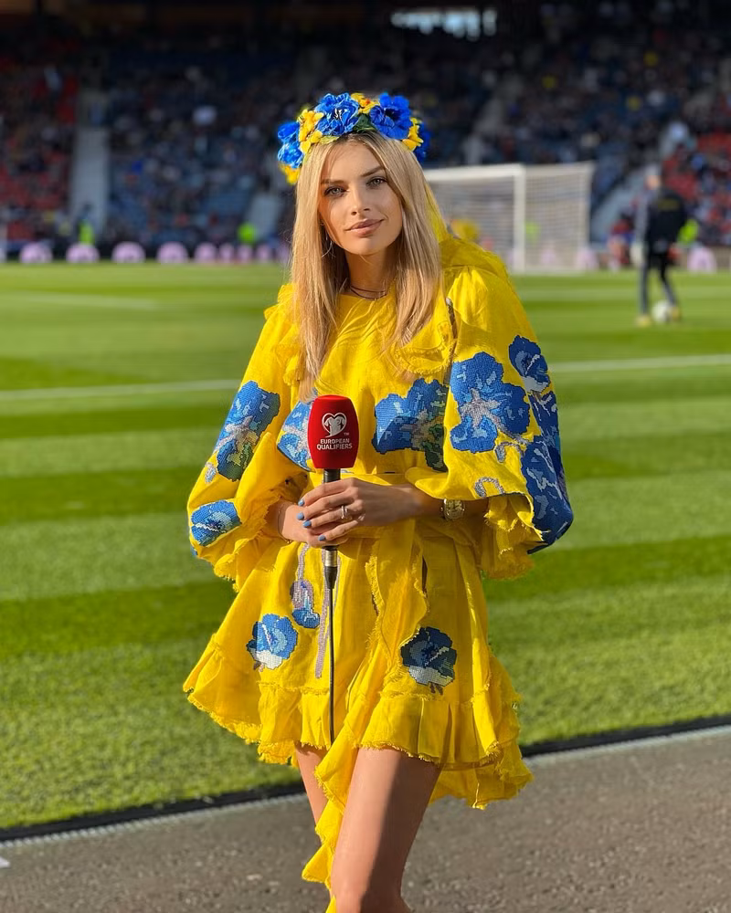 Cô nàng Vlada là một phóng viên thể thao nổi tiếng tại quê nhà Ukraine. Các nàng WAGs đẹp ‘mê mẩn’ của Arsenal