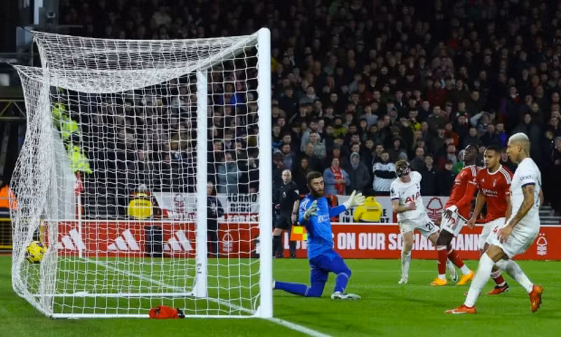 Sao Tottenham dính chấn thương kinh hoàng trong trận thắng Nottingham Forest