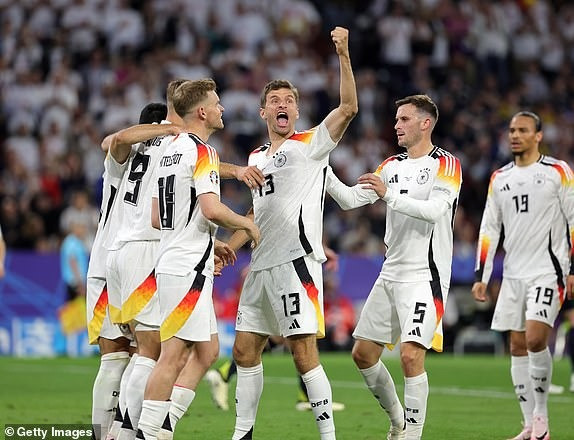 Chùm ảnh: Lễ khai mạc EURO 2024 ‘đơn điệu’ ngoài mong đợi