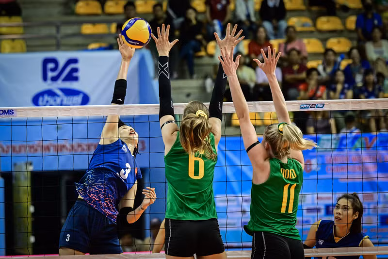 Khoảnh khắc bóng chuyền nữ Việt Nam làm nên lịch sử tại giải châu Á