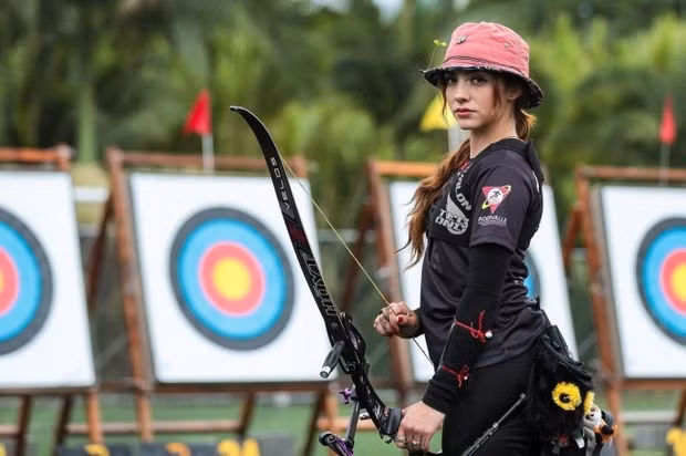 Valentina đã trở lại với sự nghiệp bắn cung từ năm ngoái và đang chinh phục tấm vé đến Olympic 2024 được tổ chức ở Pháp. Vừa tái xuất, cung thủ xinh như ‘nữ thần’ khiến fan điêu đứng