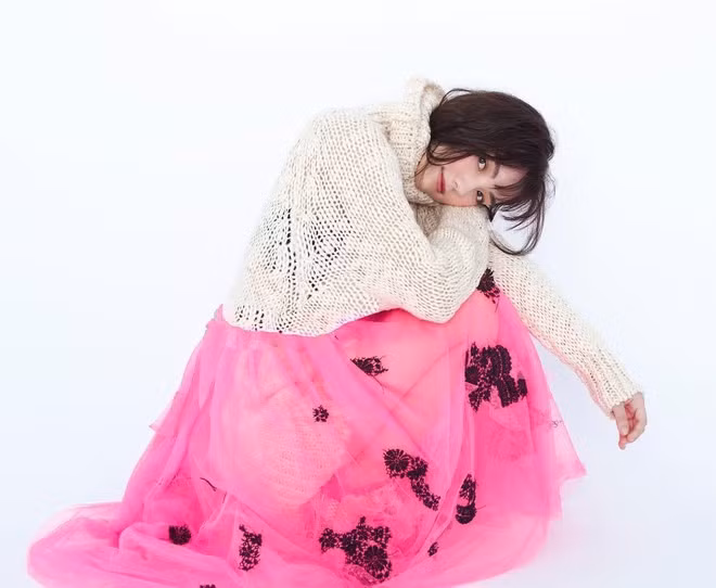 Kỳ thủ Gia Gia được khen có khí chất điềm nhiên và thông minh thuộc dạng 'của hiếm'. Kỳ thủ xinh đẹp như bước ra từ truyện tranh