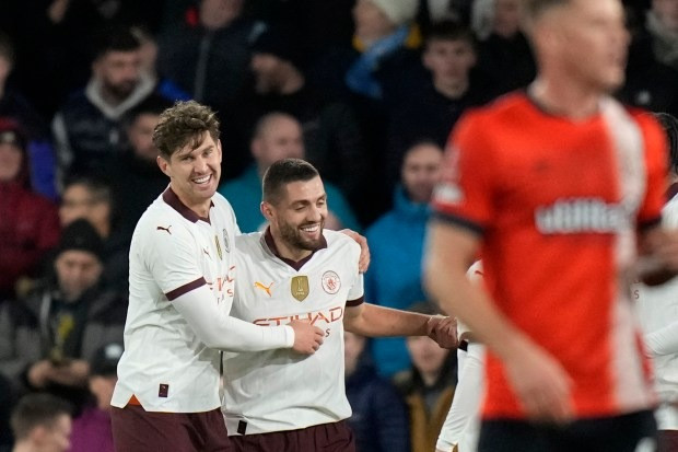 Chùm ảnh: Haaland làm nên lịch sử gần 100 năm tại Man City 