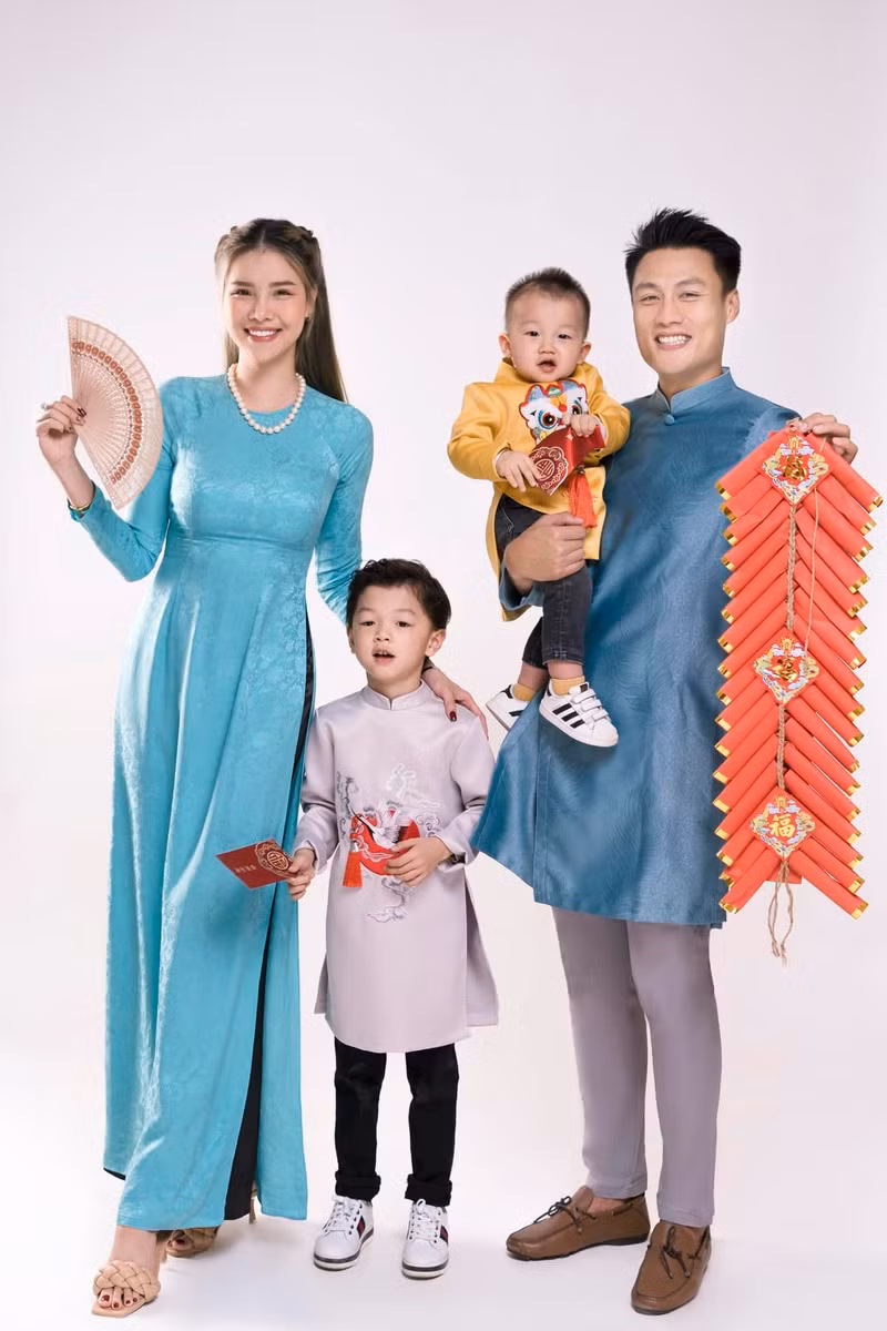 Hé lộ biệt thự ngập tràn sắc Xuân của vợ chồng Mạc Hồng Quân 