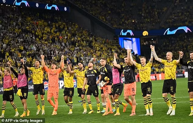 Chùm ảnh: Dortmund hạ PSG ở Champions League 