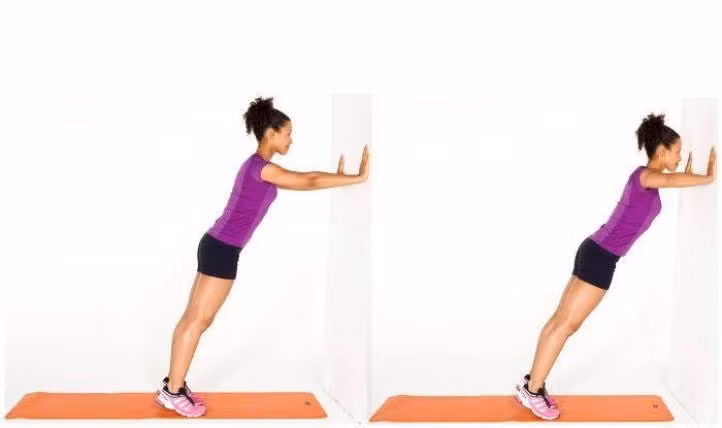 Bài tập chống đẩy với tường sẽ giúp cô nàng ngực lép trở nên hấp dẫn hơn. Tư thế tập luyện khiến vòng một của chị em siêu đẹp