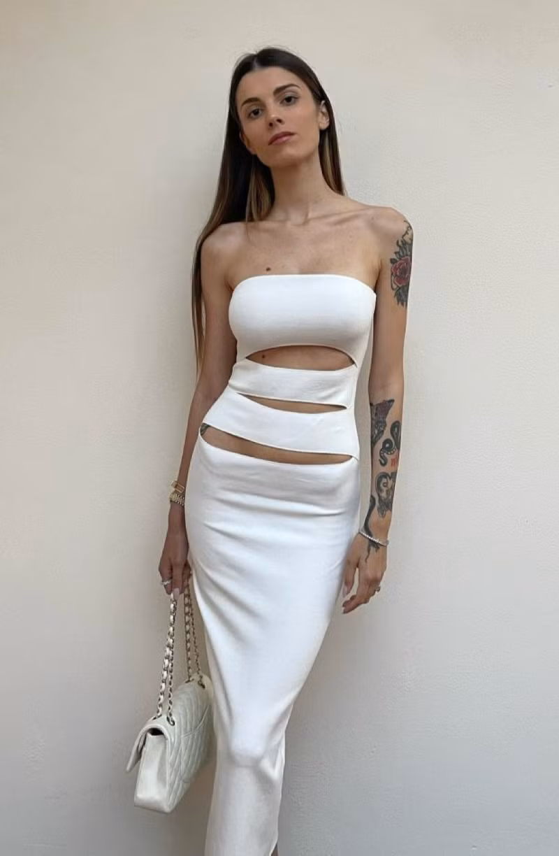 <strong> Camilla Bresciani:</strong> Là vợ của hậu vệ Alessandro Bastoni. Lộ diện các nàng WAGs xinh như mộng của tuyển Italia