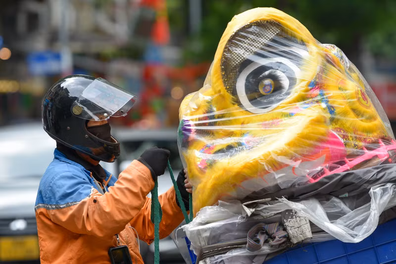 Sắc màu Trung thu 'nhuộm đỏ' phố Hàng Mã