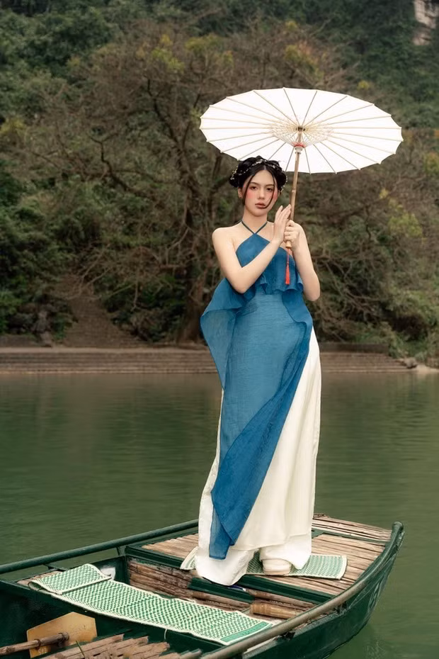 Nam cầu thủ và bà xã sinh năm 2000 công khai chuyện tình cảm từ năm 2017 và cặp đôi đã kết hôn được 1 năm. Vợ khoe ảnh xinh lung linh đón Tết, Thành Chung phản ứng bất ngờ