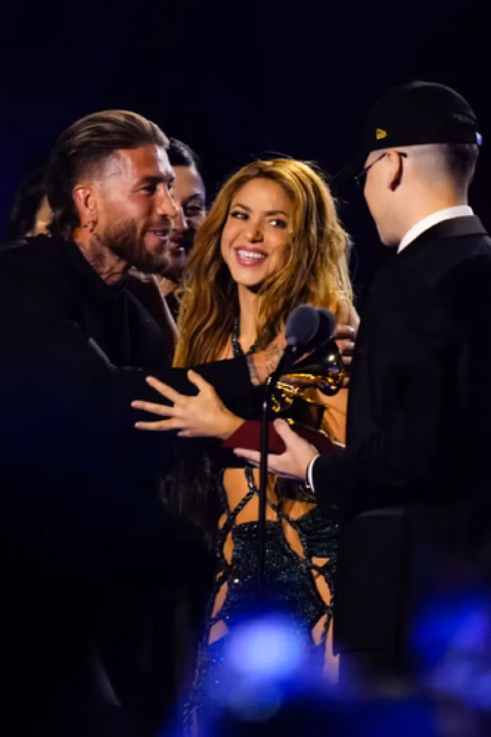 Ca sĩ Shakira ‘giàu to’ nếu yêu Sergio Ramos 