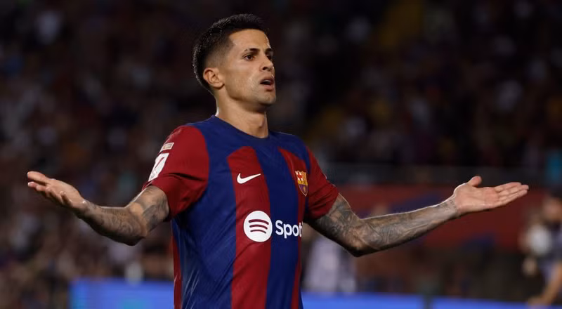 Những ngôi sao rớt giá thê thảm nhất năm 2023