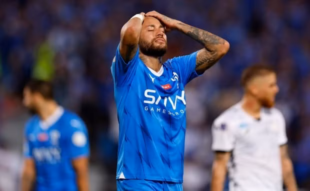 Neymar đã trải qua khoảng thời gian khó khăn sau khi chia tay PSG để gia nhập Al-Hilal của Ả Rập Xê-út vào mùa hè năm ngoái. Neymar bị ‘ném đá’ trong ngày sinh nhật con gái