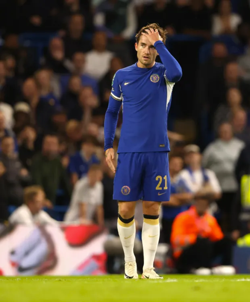 Hậu vệ cánh trái Ben Chilwell dính chấn thương trong màu áo Chelsea. Lời nguyền hậu vệ cánh trái tại Ngoại hạng Anh