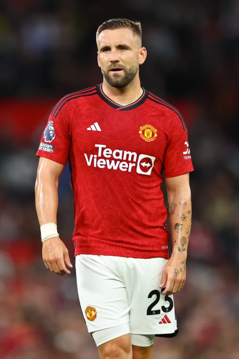 Ngôi sao Luke Shaw của Man Utd cũng phải ‘ngồi chơi xơi nước’ dường như dính lời nguyền hậu vệ trái. Lời nguyền hậu vệ cánh trái tại Ngoại hạng Anh