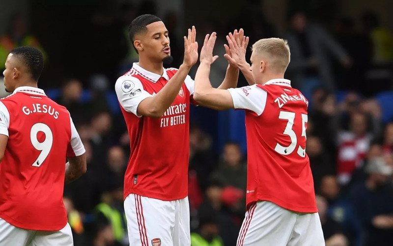 Oleksandr Zinchenko của Arsenal phải nghỉ một gian vì chấn thương bắp chân và trong khi trở lại thi đấu vẫn được theo dõi chặt chẽ. Lời nguyền hậu vệ cánh trái tại Ngoại hạng Anh