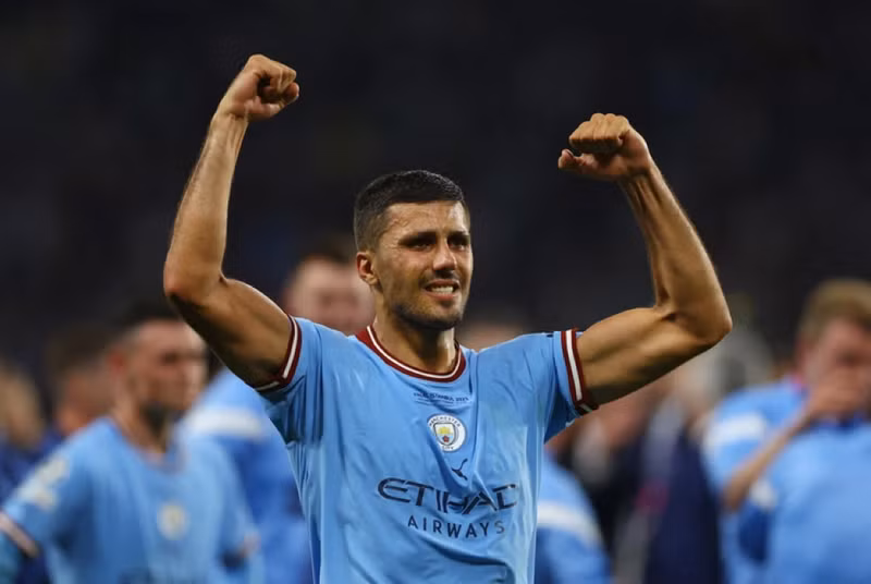 Messi, Ronaldo nhận tin… sốc