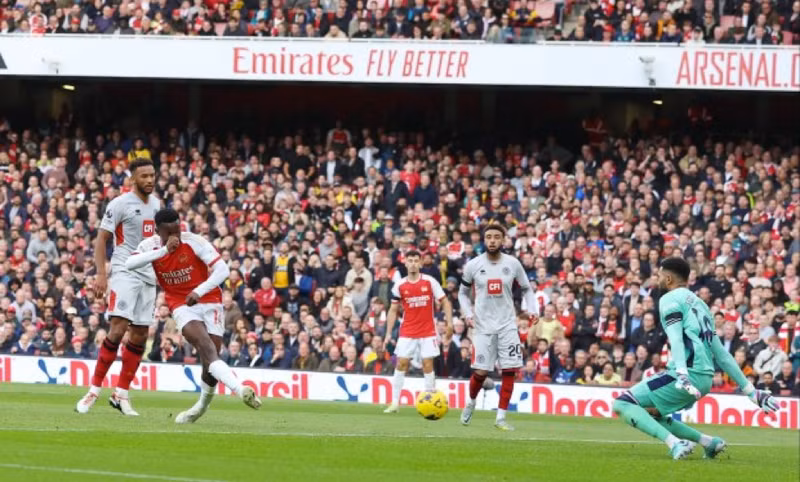 Chùm ảnh Arsenal thắng tưng bừng, Chelsea thua tủi hổ 