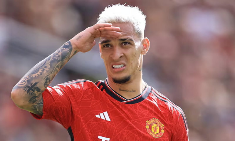Man United bị yêu cầu giải trình việc 'ném tiền qua cửa sổ’ 