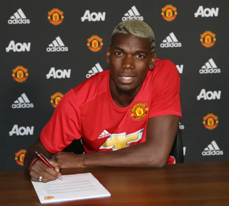 Man United bị yêu cầu giải trình việc 'ném tiền qua cửa sổ’ 