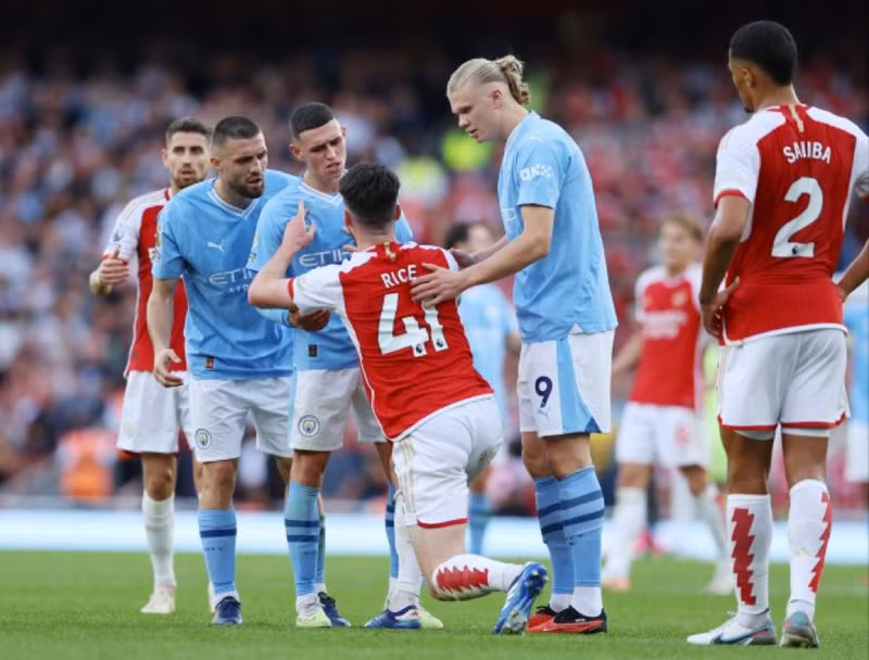 Màn xung đột nảy lửa giữa Haaland với HLV Arsenal 