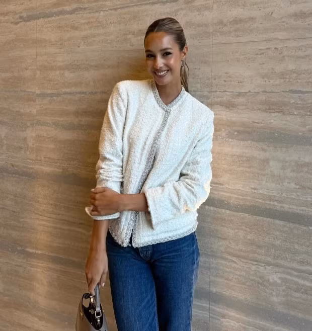 Cựu WAG ‘nóng bỏng nhất Ngoại hạng Anh’ khoe ảnh mới 