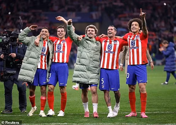 </strong> <strong> Atletico Madrid: </strong>Đại diện Tây Ban Nha vào tứ kết sau khi đánh bại Porto 3-2 bằng sút luân lưu ở lượt về vòng 1/8. Trước đó, đôi bên hoà nhau với tổng tỷ số 2-2 sau 2 lượt trận.<br/> <strong> Điều đặc biệt thú vị của 8 đội vào tứ kết Champions League 2023/2024