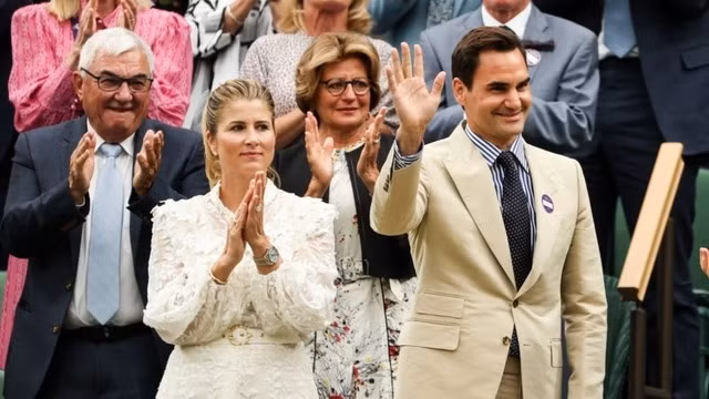 "Tôi yêu cô ấy ngay từ cái nhìn đầu tiên", Federer kể về bà xã Mirka. Chuyện tình đẹp 'không tì vết' của tay vợt huyền thoại Federer và vợ