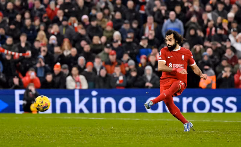 Salah rực sáng, Liverpool thắng đậm Newcastle ngày đầu năm mới 