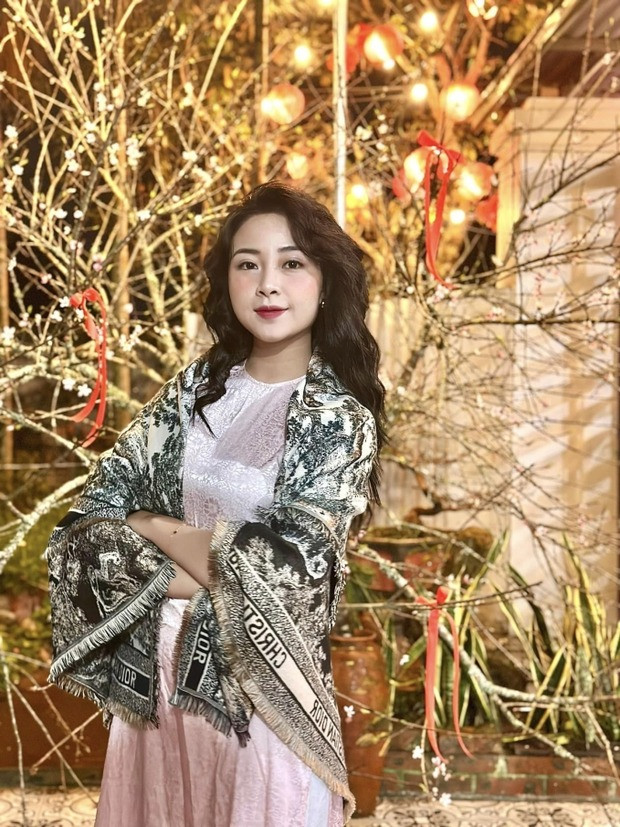 Bà xã Phan Văn Đức khoe ảnh 'về với biển'