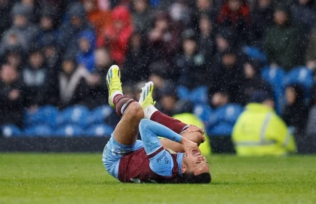 Arsenal đại thắng, vượt mặt Man City ở Ngoại hạng Anh 