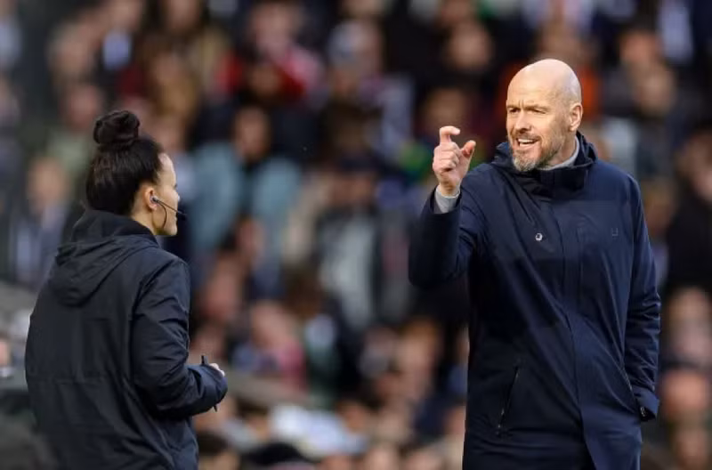 Trọng tài nữ đầu tiên bắt chính tại Ngoại hạng Anh 