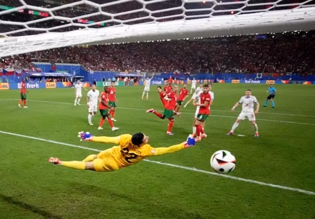 Ronaldo im tiếng, Bồ Đào Nha vẫn thắng đầy cảm xúc trận ra quân EURO 2024 