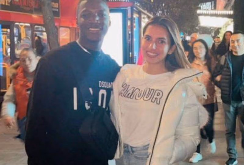 'Chân dài' xinh như mộng của tiền vệ ‘bom tấn’ Chelsea