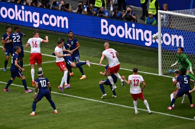 Cựu tiền đạo Man Utd cứu Hà Lan trận ra quân EURO 2024 