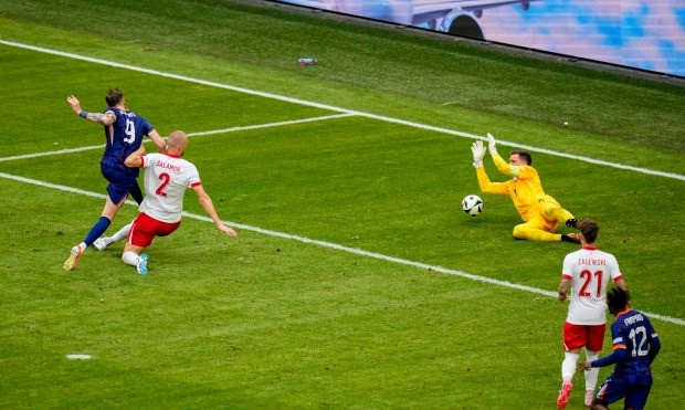 Cựu tiền đạo Man Utd cứu Hà Lan trận ra quân EURO 2024 