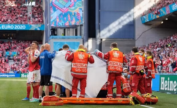 Eriksen ghi bàn sau 1.100 ngày ngừng tim, Đan Mạch vẫn đánh rơi chiến thắng 