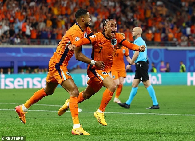 Chùm ảnh: Mbappe không thi đấu, tuyển Pháp bế tắc trước Hà Lan 
